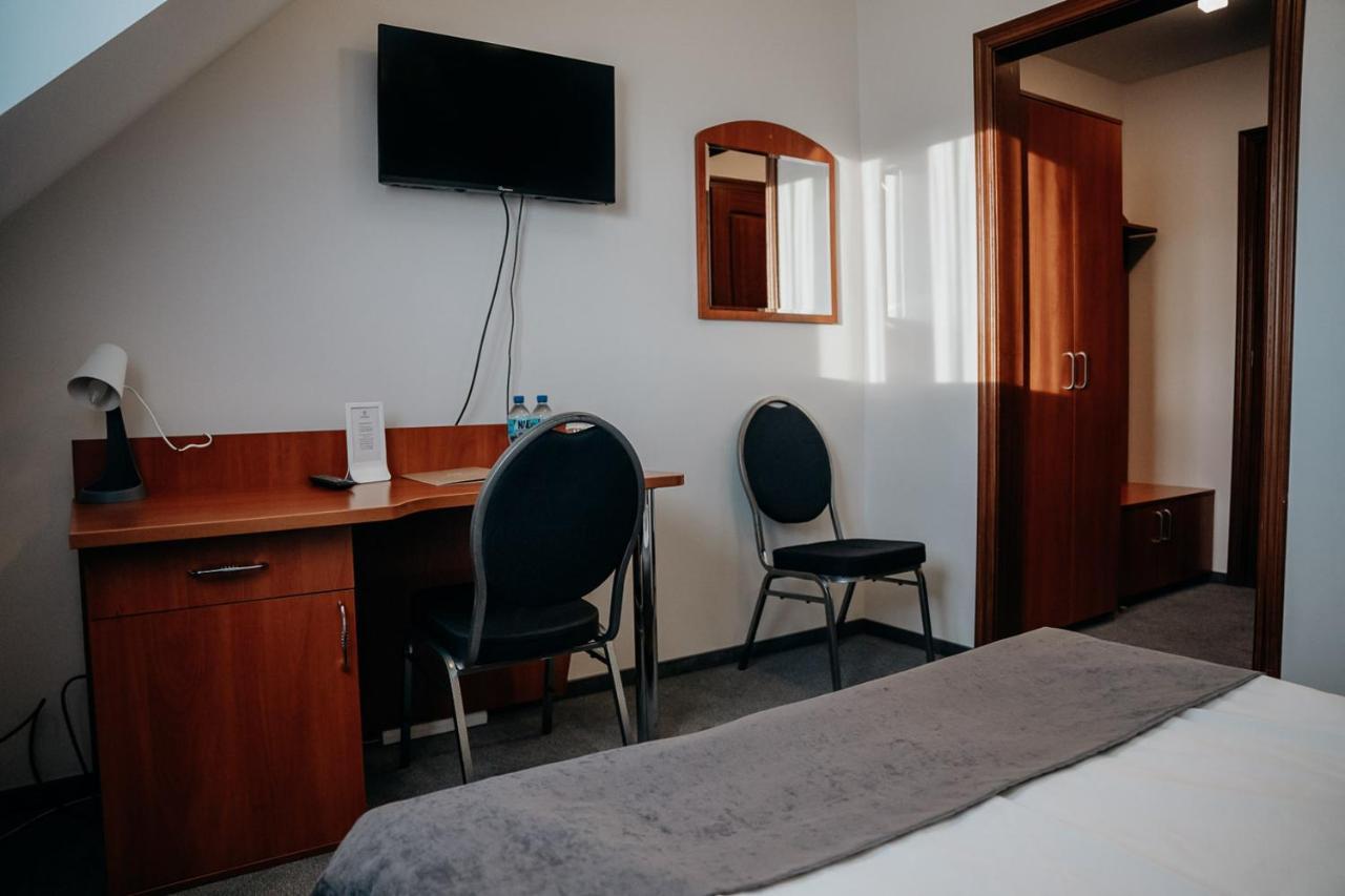 Hotel Resident Nowa Sarzyna Ngoại thất bức ảnh