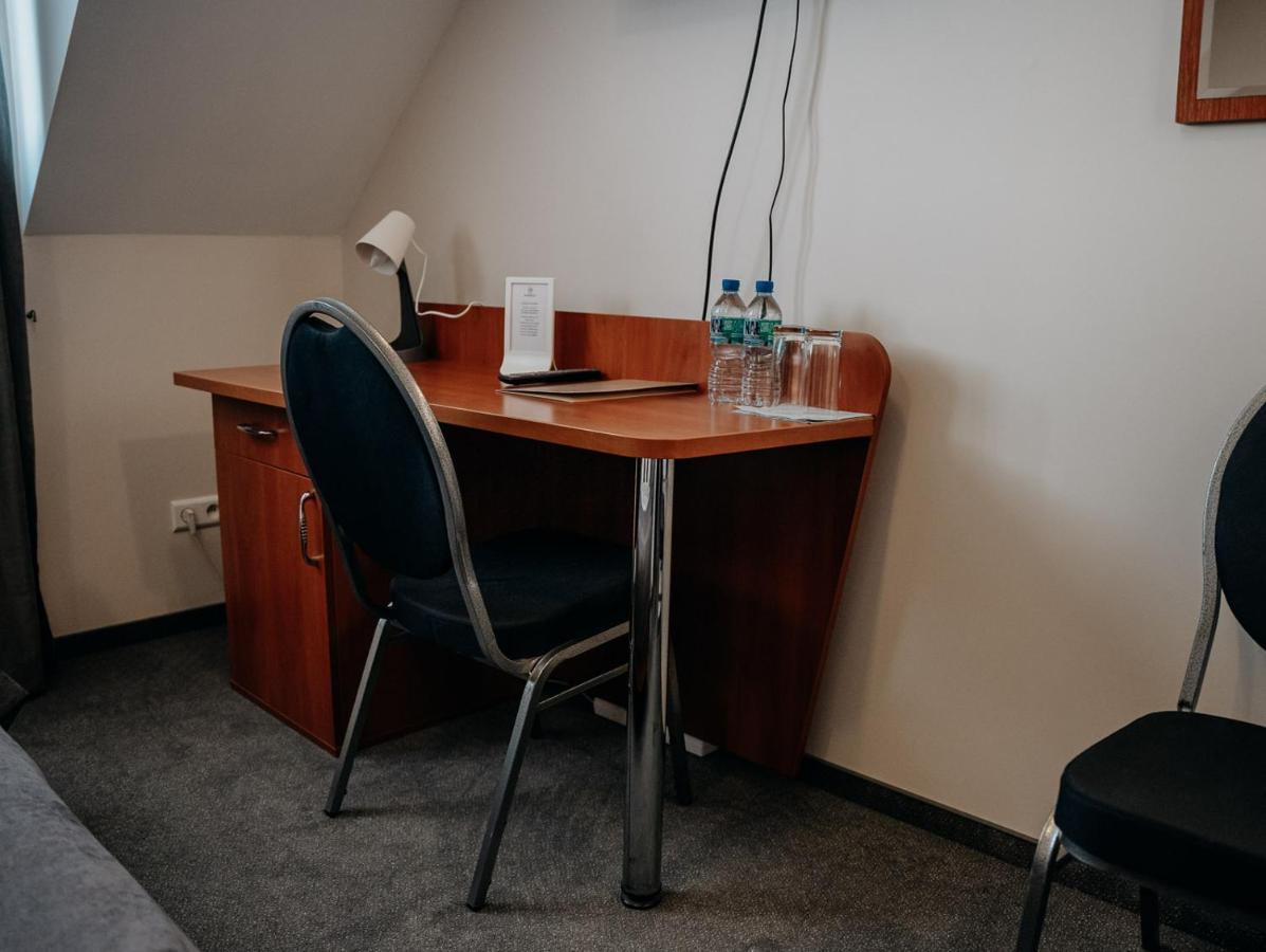 Hotel Resident Nowa Sarzyna Ngoại thất bức ảnh